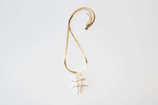 Herringbone hashtag pearl necklace