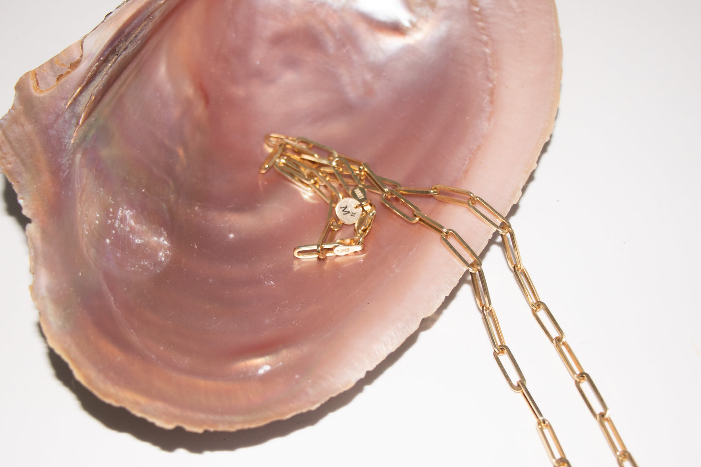 Gold filled carabiner baroque pearl necklace - white