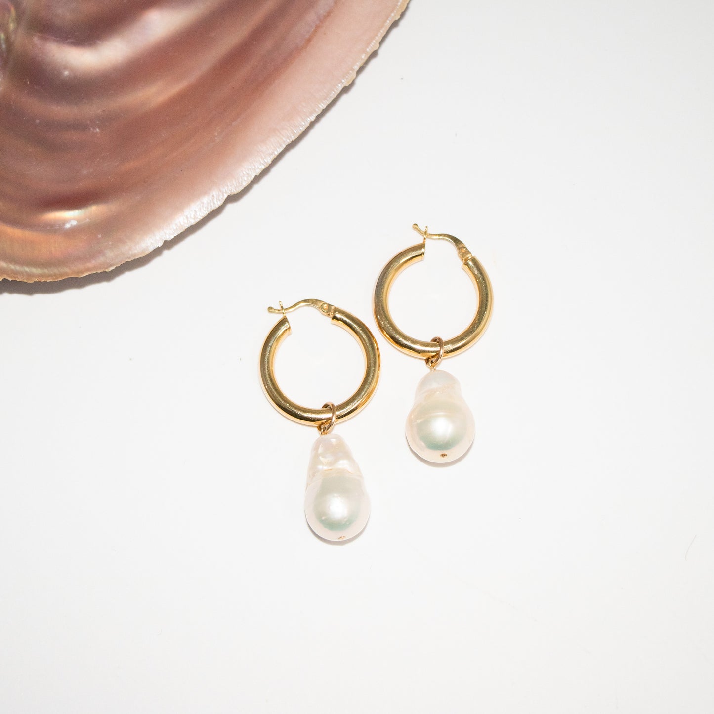Baroque pearl chunky gold hoops