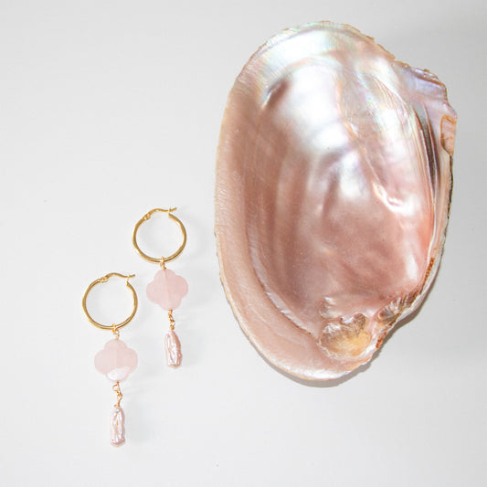 Clover rose quartz + Keshi pearl - Gold Hoops