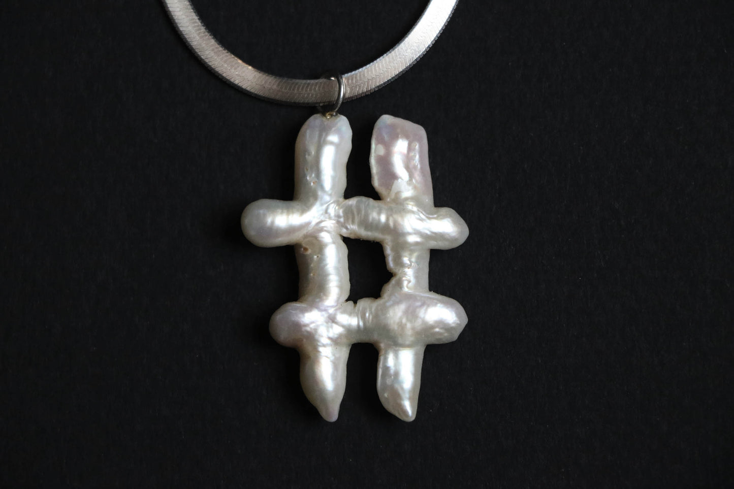 Herringbone hashtag pearl necklace