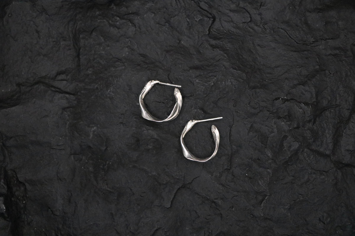 Contour Medium Hoop Earrings