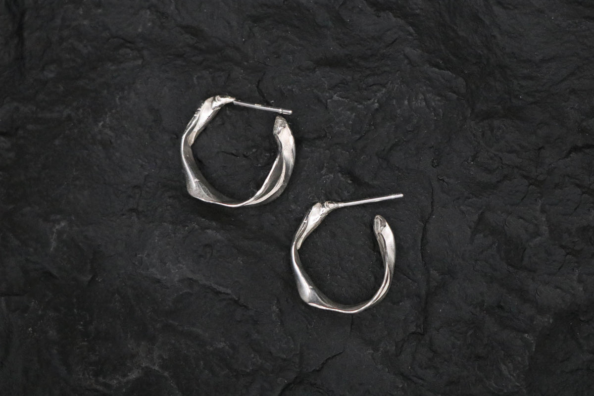 Contour Medium Hoop Earrings