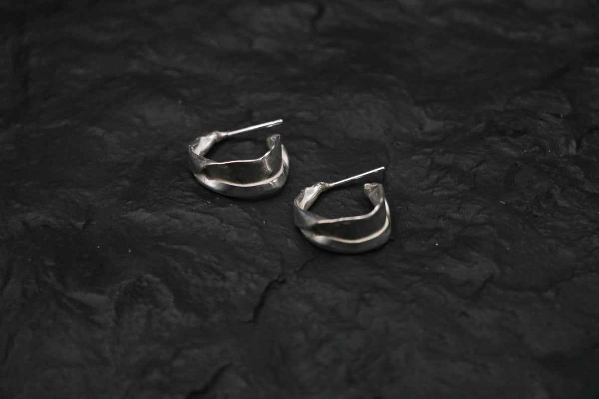 Contour Medium Hoop Earrings