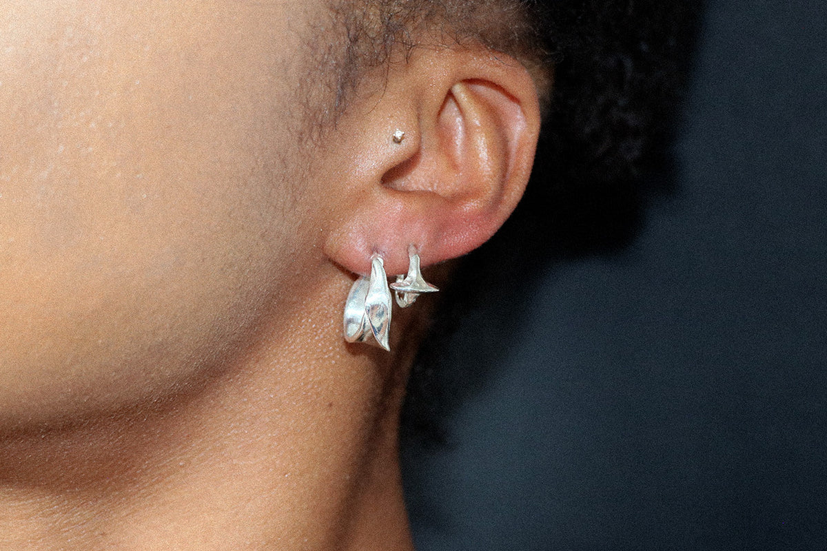 Contour Medium Hoop Earrings