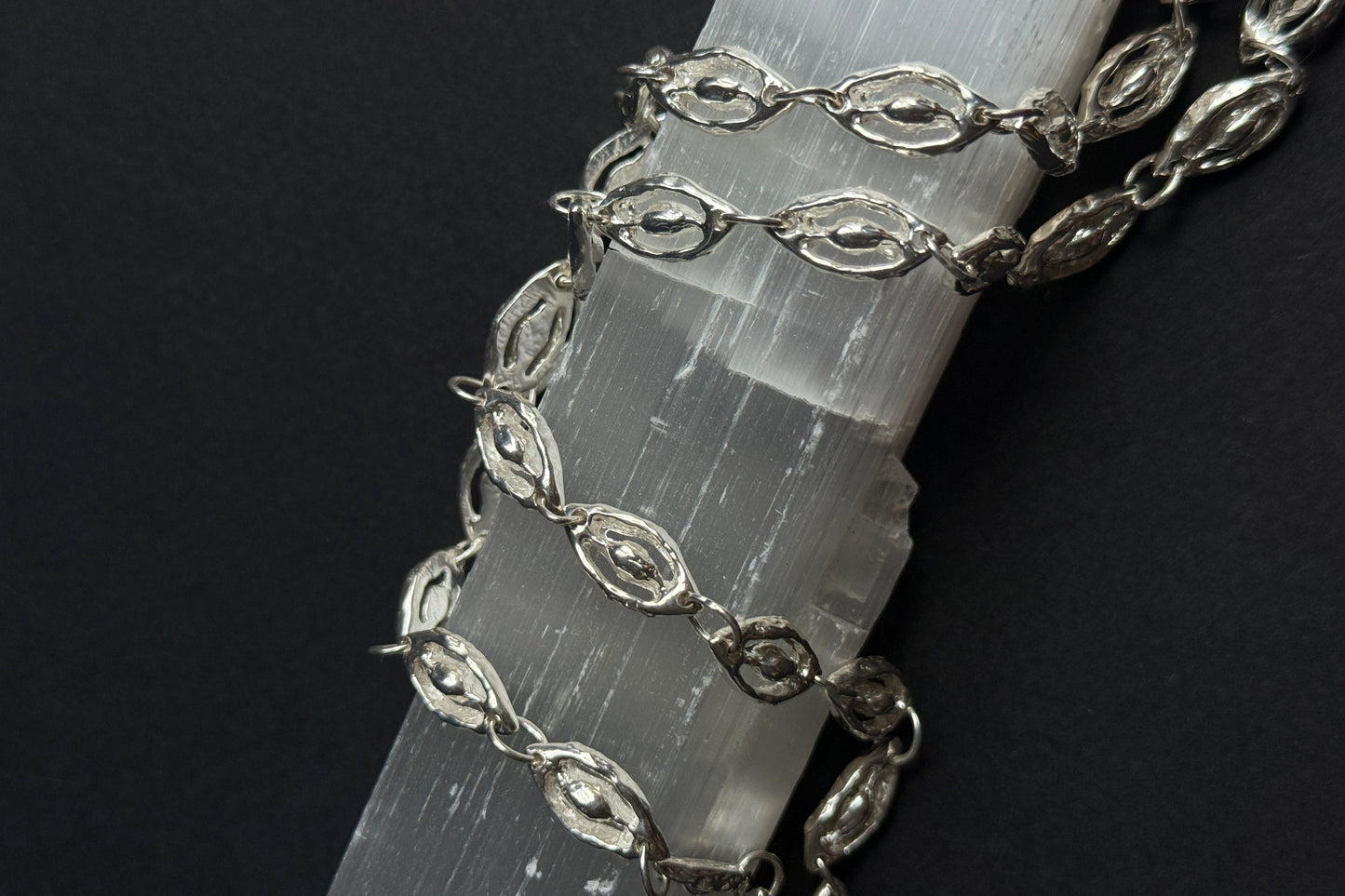Gaze Choker