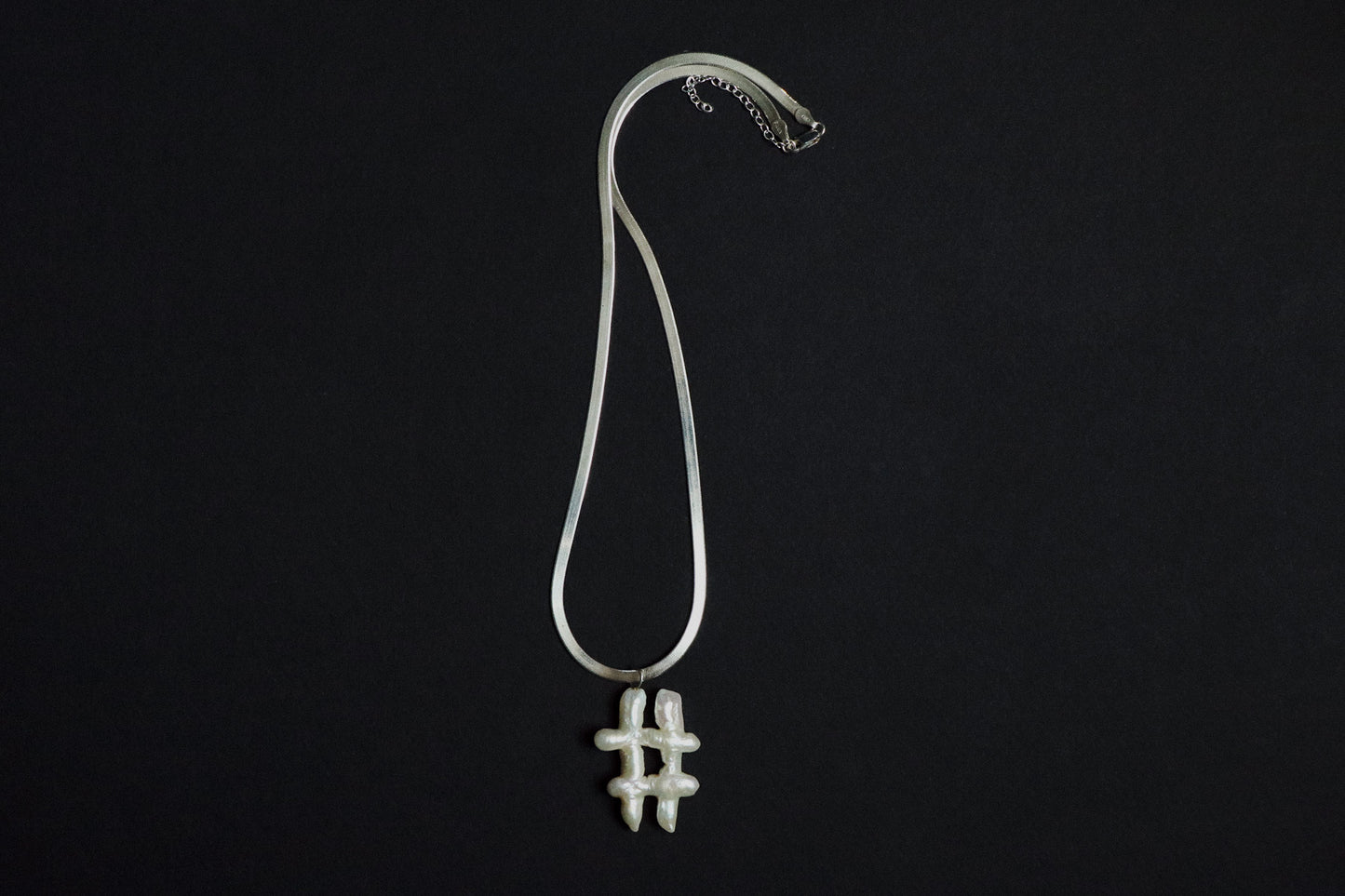 Herringbone hashtag pearl necklace