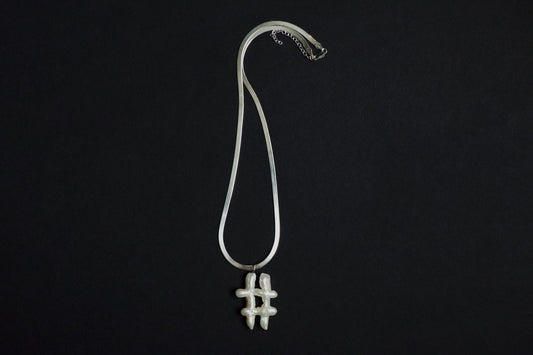 Herringbone hashtag pearl necklace
