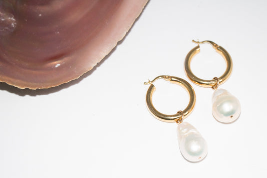 Baroque pearl chunky gold hoops